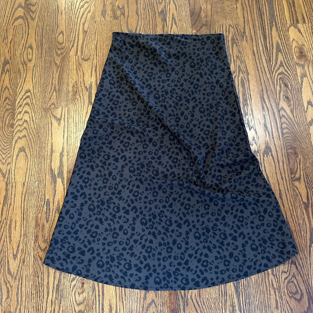 Leopard midi skirt